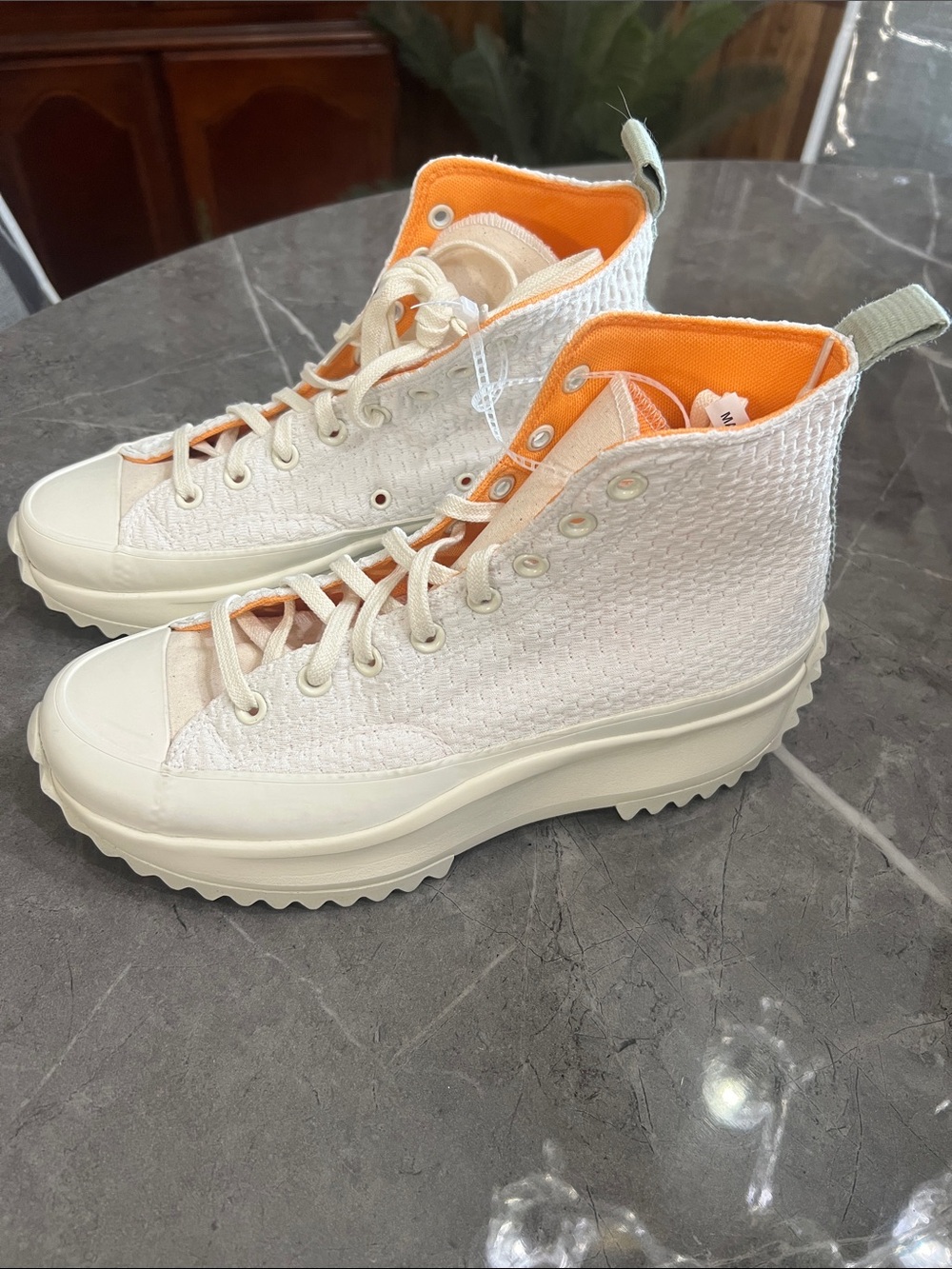 CONVERSE RUN STAR HIKE HI
PEACH DREAM/ORANGE HAVEN/EGRET - Picture 17 of 17